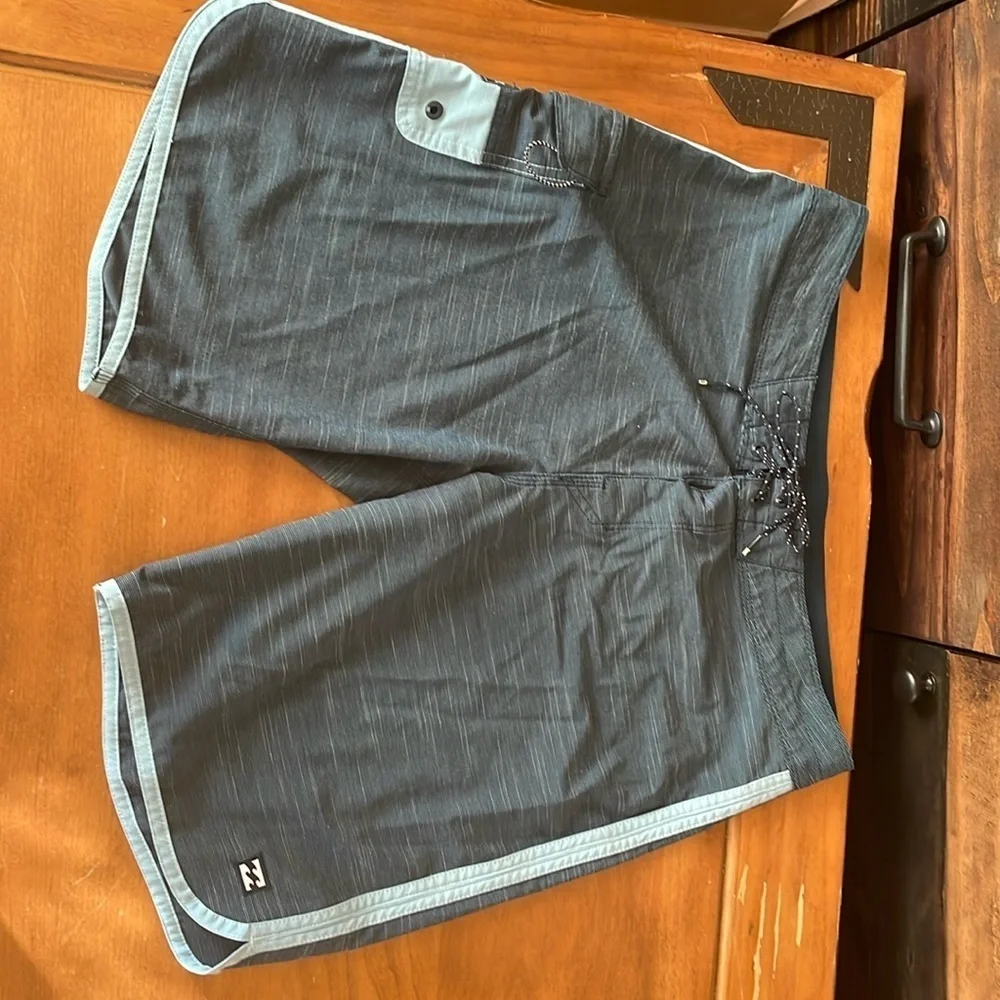 BILLABONG Recycler Board Shorts Size 33